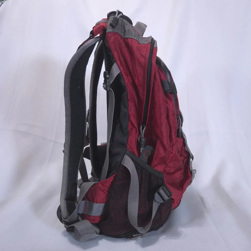 CamelBak Rim Runner Hydration Backpack w/ Bladder D-Fit Red Grey Hiking Trail
